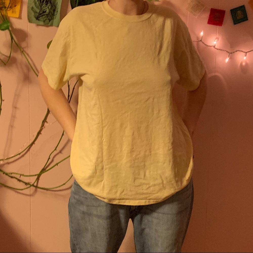 Light yellow tee